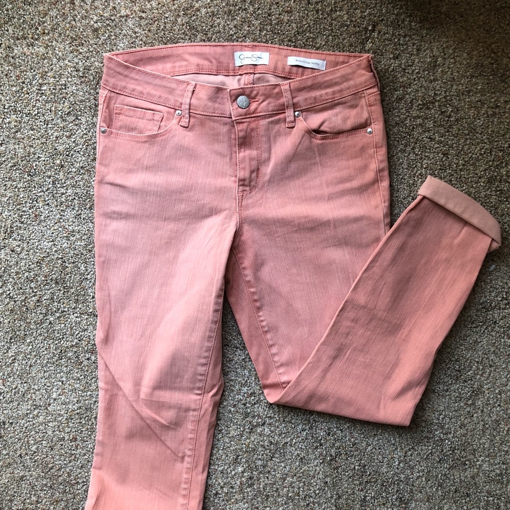 Peach colored jeans, great condition! Size 4/27.